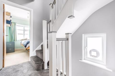 32 Oxford Road, Carshalton, SM5 3QY