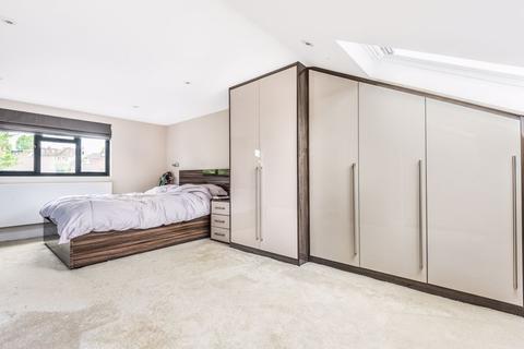 32 Oxford Road, Carshalton, SM5 3QY