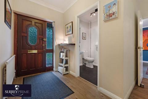 Oakdene Woodside, Fetcham, Leatherhead, KT22 9SS