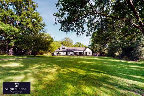 Oakdene Woodside, Fetcham, Leatherhead, KT22 9SS