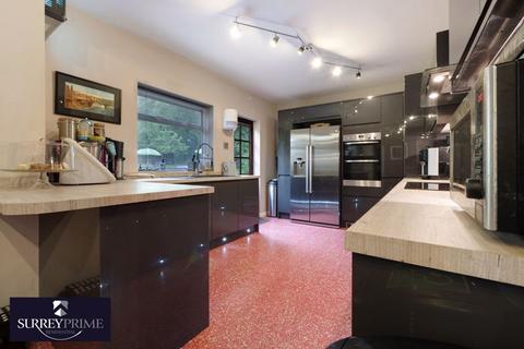Oakdene Woodside, Fetcham, Leatherhead, KT22 9SS