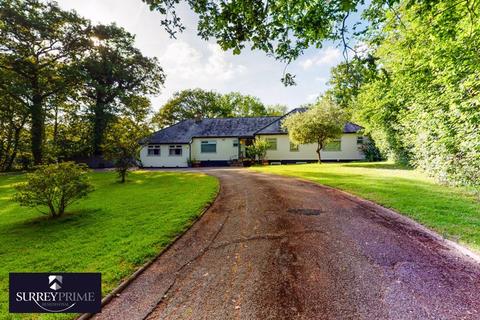 Oakdene Woodside, Fetcham, Leatherhead, KT22 9SS