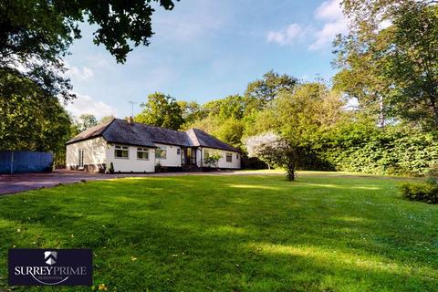 Oakdene Woodside, Fetcham, Leatherhead, KT22 9SS