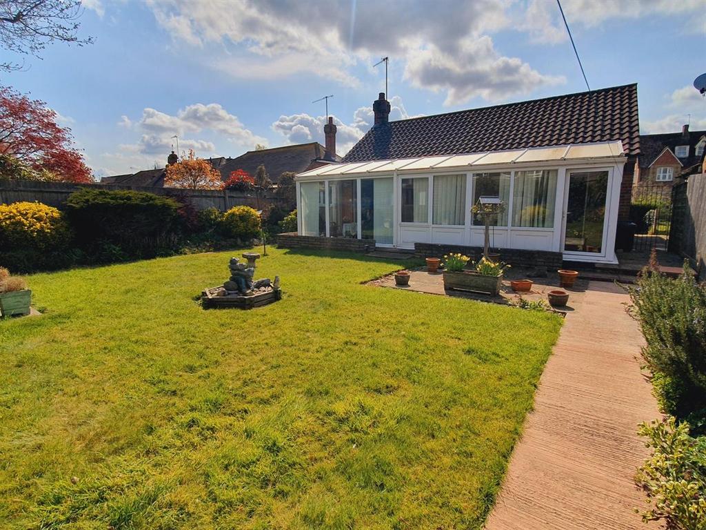 Candie, Crouch House Road, Edenbridge 2 bed detached bungalow £500,000