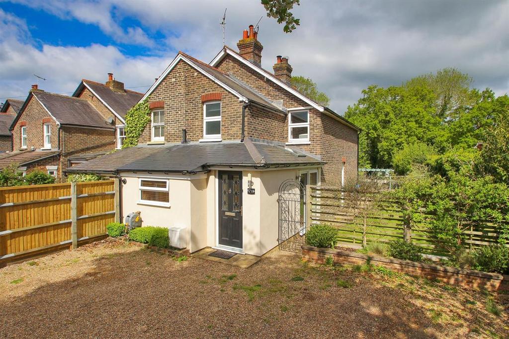 Elm Cottages, Hilders Lane, Edenbridge 2 bed semidetached house £465,000
