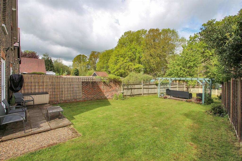 Elm Cottages, Hilders Lane, Edenbridge 2 bed semidetached house £465,000