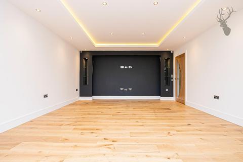 Mulberry Bournebridge Lane, Stapleford Abbotts, Romford, RM4 1LT
