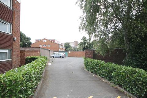 24 Devana End, Carshalton, SM5 2NL