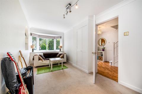 1 Lawson Way, Ascot, SL5 0LN