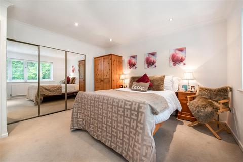 1 Lawson Way, Ascot, SL5 0LN