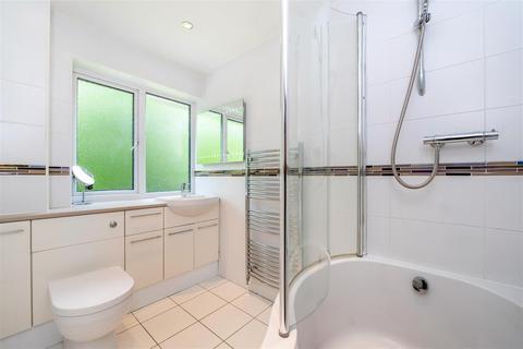 1 Lawson Way, Ascot, SL5 0LN