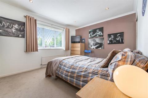 1 Lawson Way, Ascot, SL5 0LN