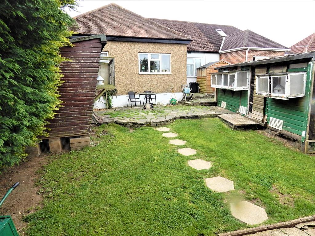 Gerrard Avenue, Rochester 3 bed semidetached bungalow £415,000