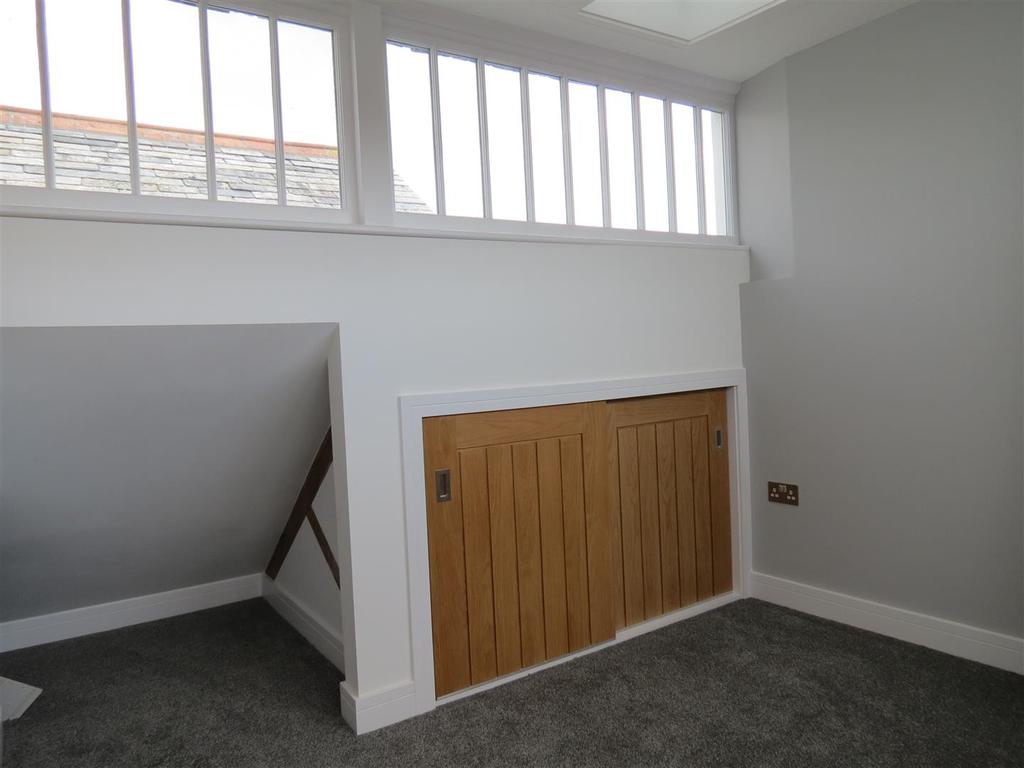 Bedroom: