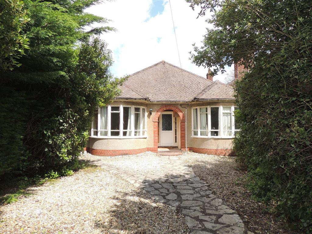 Court Farm Road, Longwell Green, Bristol 2 bed detached bungalow £450,000