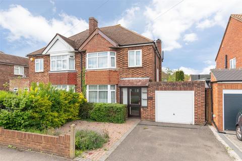 425 Hurst Road, West Molesey, KT8 1QT