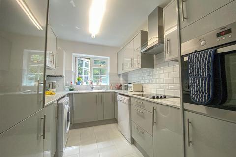 4 Vera Court, Watford, WD19 4PE