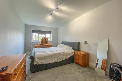4 Vera Court, Watford, WD19 4PE