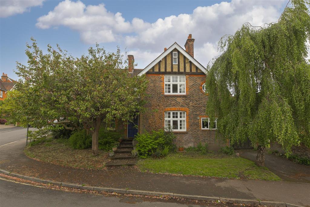 Deerings Road, Reigate 4 bed detached house £1,000,000