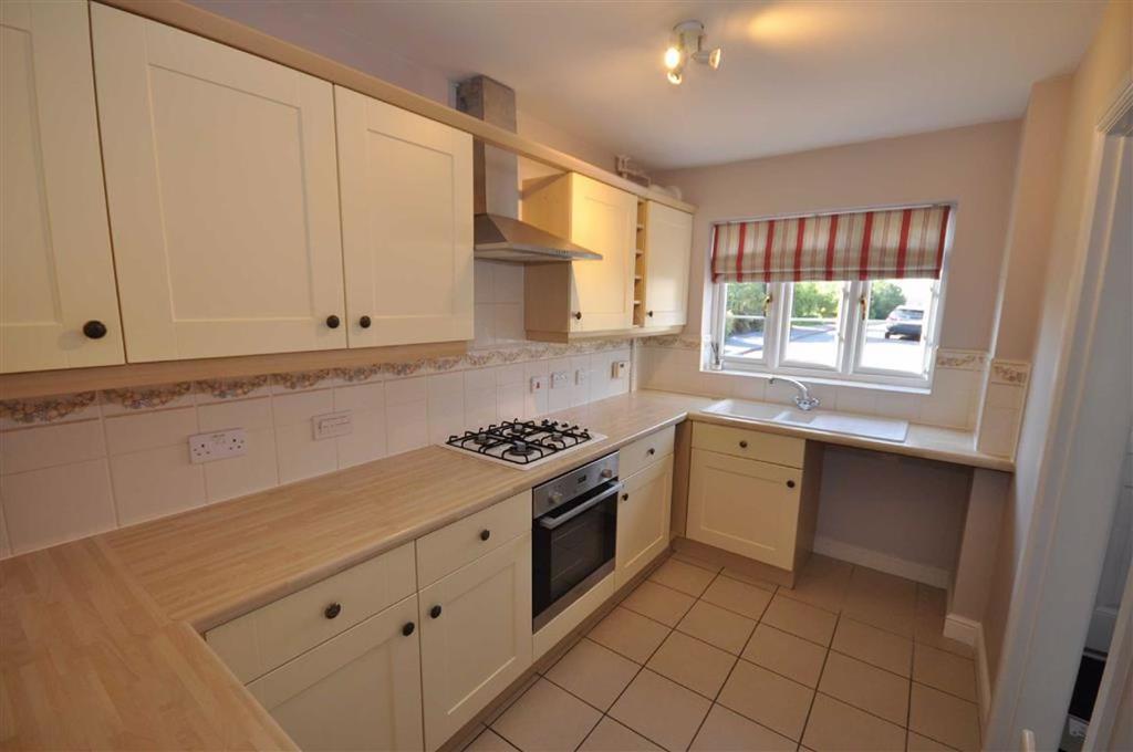 Railway Crescent, ShipstonOnStour 2 bed terraced house £850 pcm (£