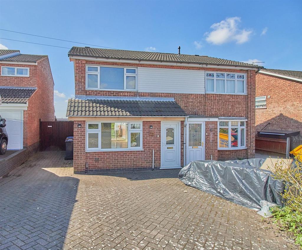 Seaforth Drive, Hinckley 3 bed semidetached house £200,000
