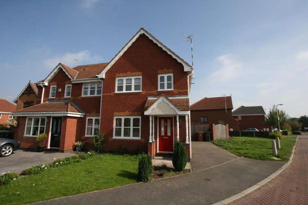 Landseer Drive, Hinckley 3 bed semidetached house £875 pcm (£202 pw)