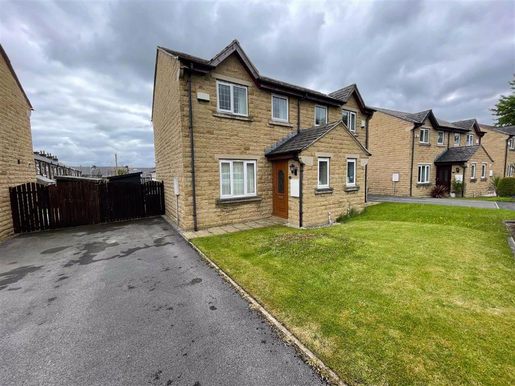 Thompson Close, Hipperholme, Halifax, HX3 3 bed semidetached house £