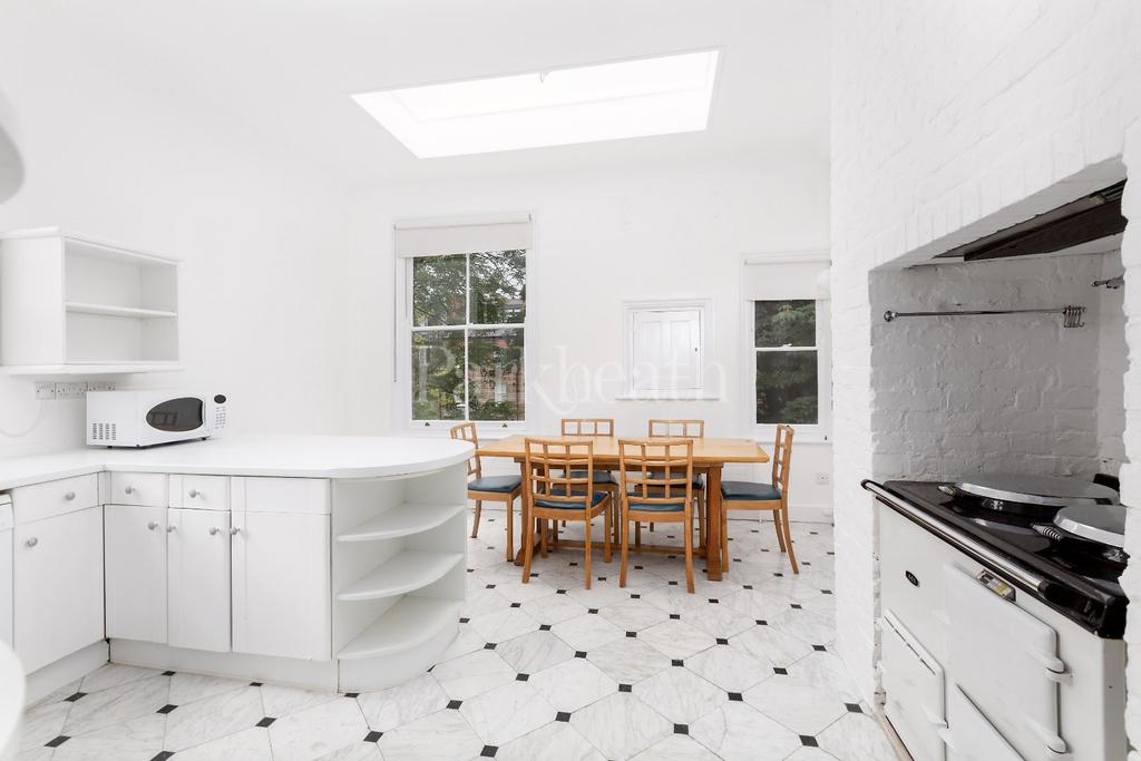 Antrim Road, Belsize Park NW3 2 bed apartment £2,578 pcm (£595 pw)