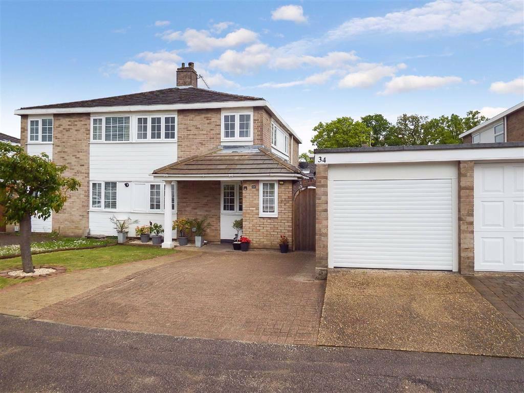 Frobisher Drive, Stevenage, Hertfordshire, SG2 3 bed semidetached