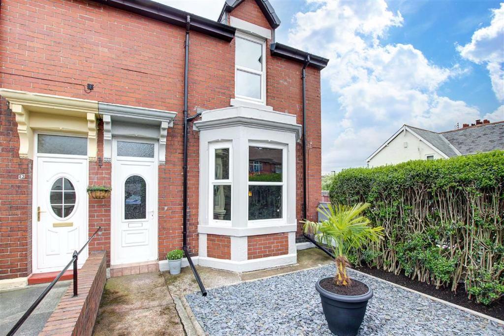 Tynemouth Road, Wallsend, Tyne And Wear, NE28 2 bed terraced house £