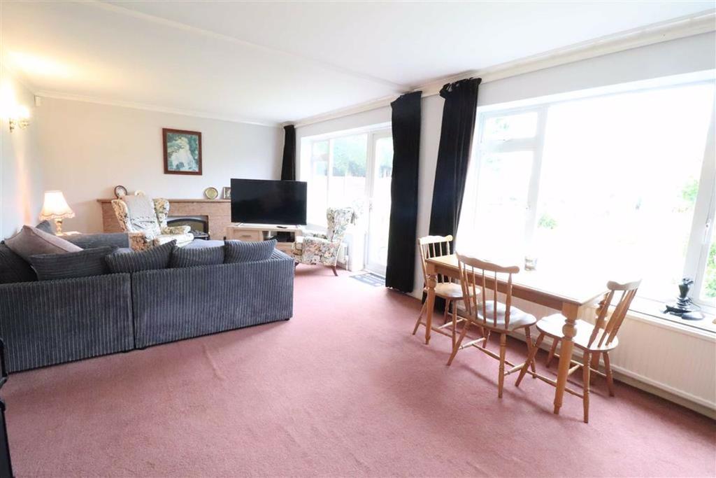 Kenilworth Road, Cubbington, Leamington Spa, CV32 3 bed detached house