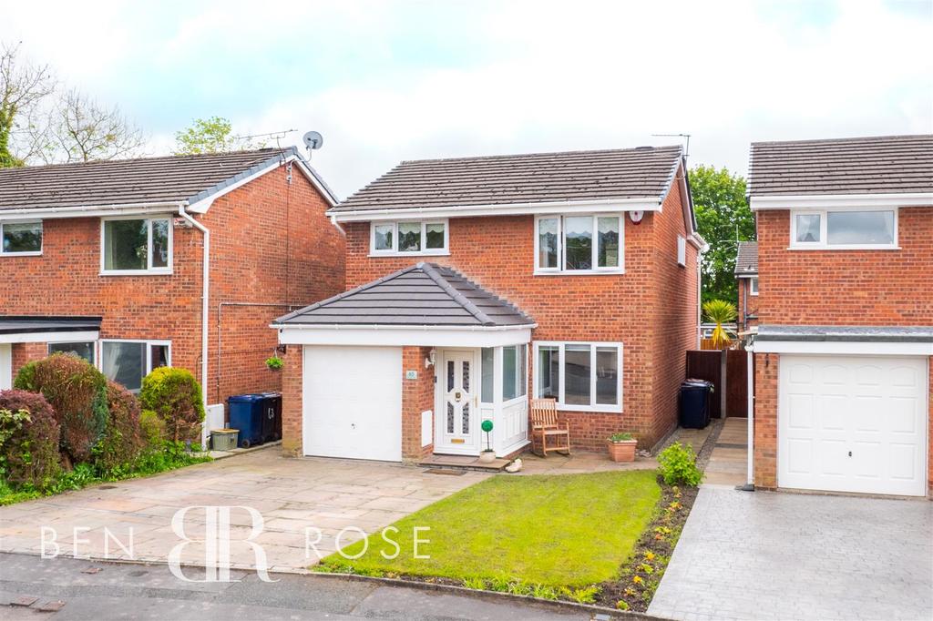 Moss Side Way, Leyland 4 bed detached house £240,000