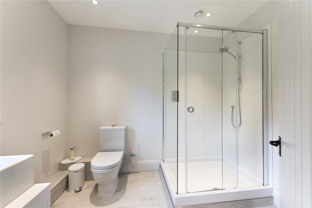 Bedroom 2 Ensuite