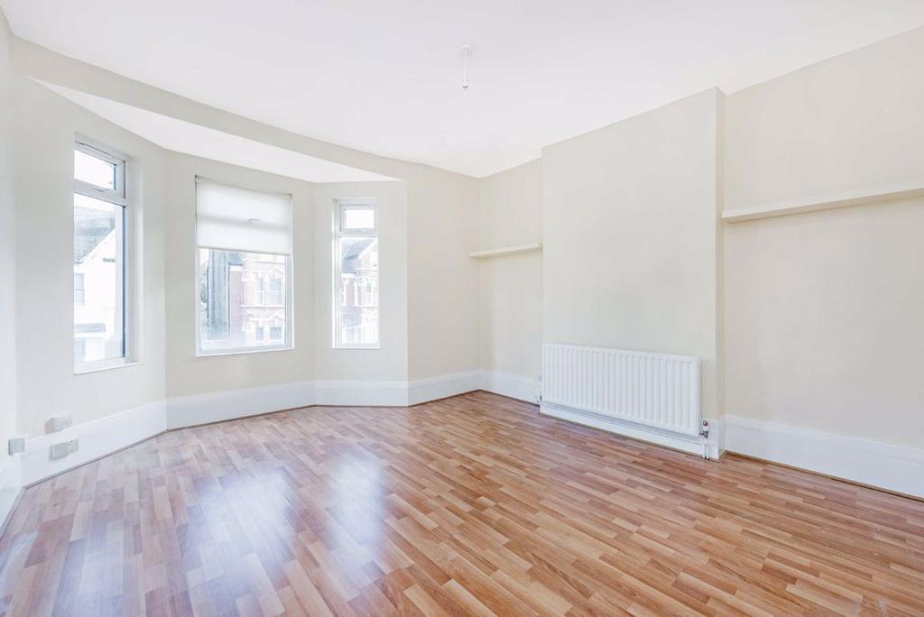 Tankerville Road, Streatham 2 bed flat £1,250 pcm (£288 pw)