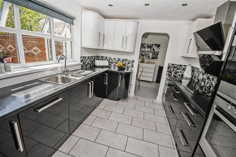8 Beech Grove, Hessle, HU13 0LJ