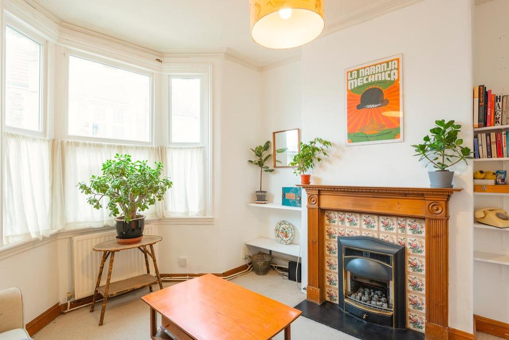 TEERTSGGOM54 - Living Room D.jpg
