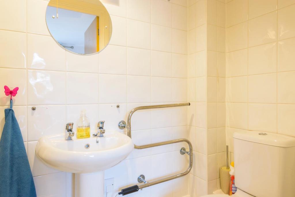 NOTPER110 - Ensuite A.jpg
