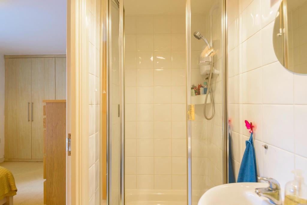 NOTPER110 - Ensuite B.jpg