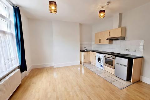 Studio to rent, Hornsey Lane, Highgate, N6