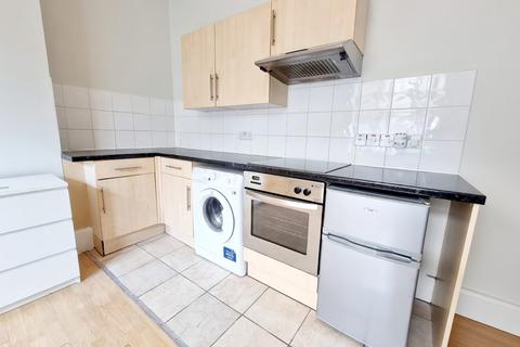 Studio to rent, Hornsey Lane, Highgate, N6