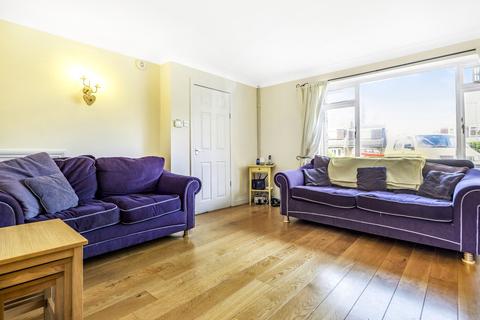 9 Chestnut Close, Ripley, Woking, GU23 6LJ