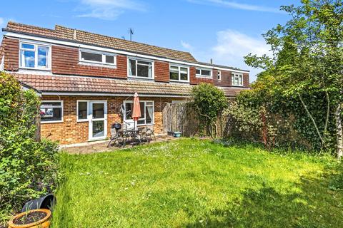 9 Chestnut Close, Ripley, Woking, GU23 6LJ
