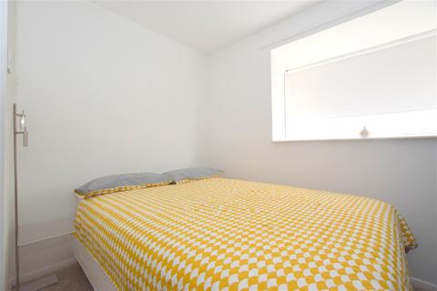 9 Mead Path, Chelmsford, CM2 9XL