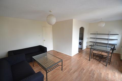 2 bedroom flat to rent, Stretford Rd, Hulme, Manchester. M15 5FQ