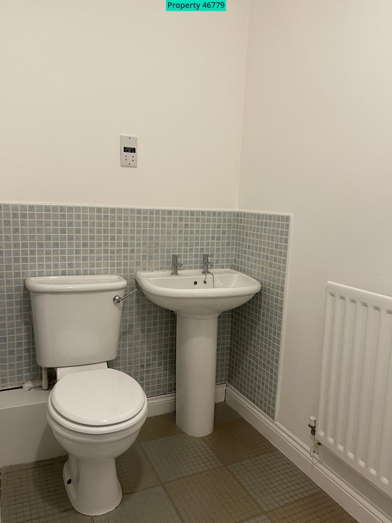 Main bathroom