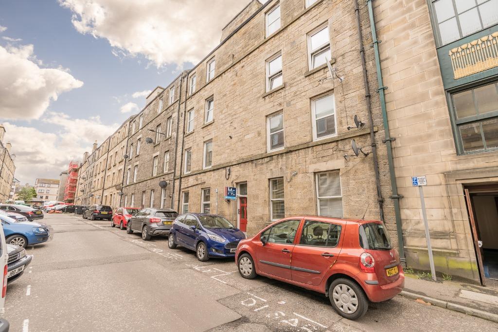Murdoch Terrace, Edinburgh, EH11 1 bed flat £700 pcm (£162 pw)
