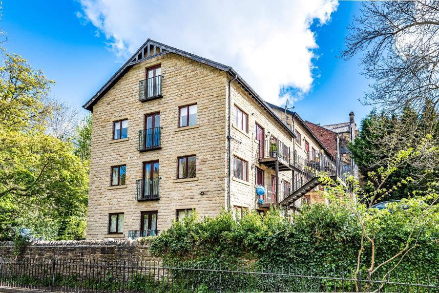 RIVERSIDE LANDINGS, FERRAND LANE, BINGLEY,BD16 2JN 1 bed apartment £