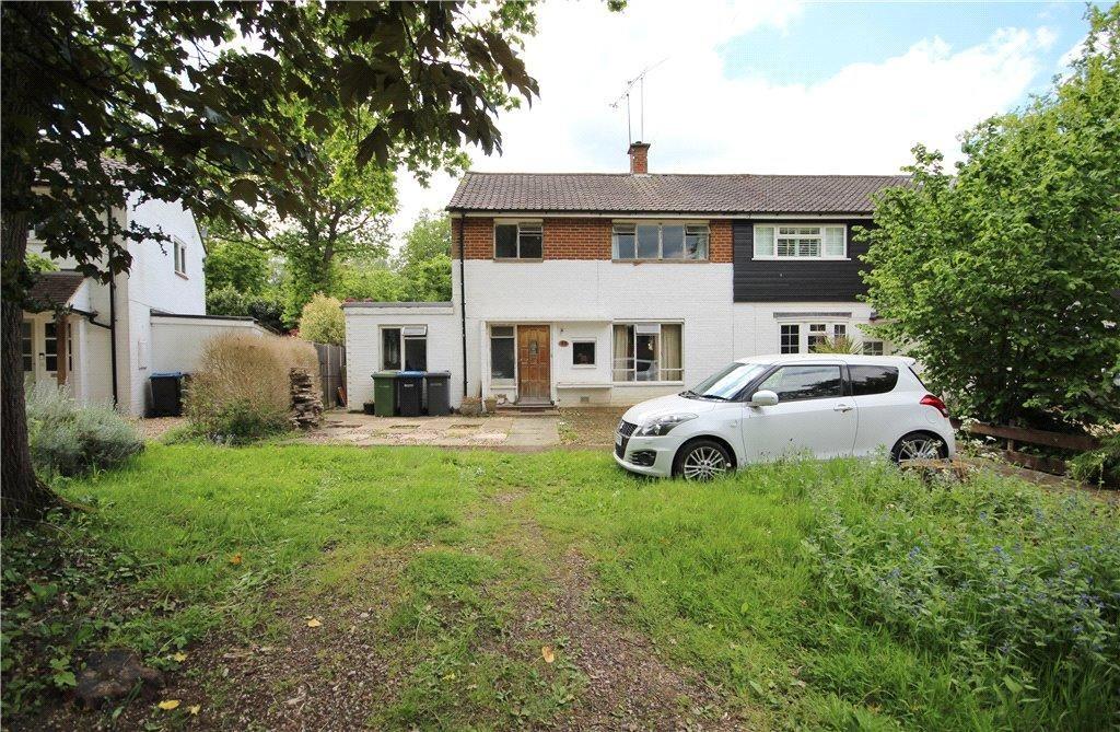 Chaucer Way, Addlestone, Addlestone, Surrey, KT15 1LQ 3 bed semi