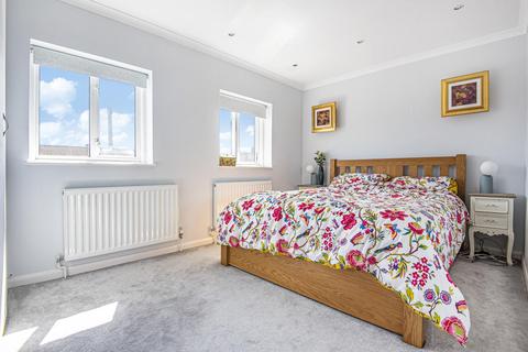 5 Cranbrook Close, Bromley, BR2 7QA