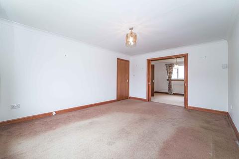 10 Angus Crescent, Crieff, PH7 4LF